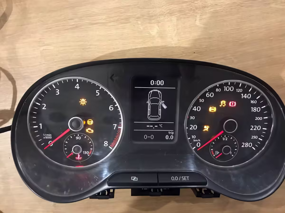 6R0920870A - MFD+ Kombiinstrument [38/41]