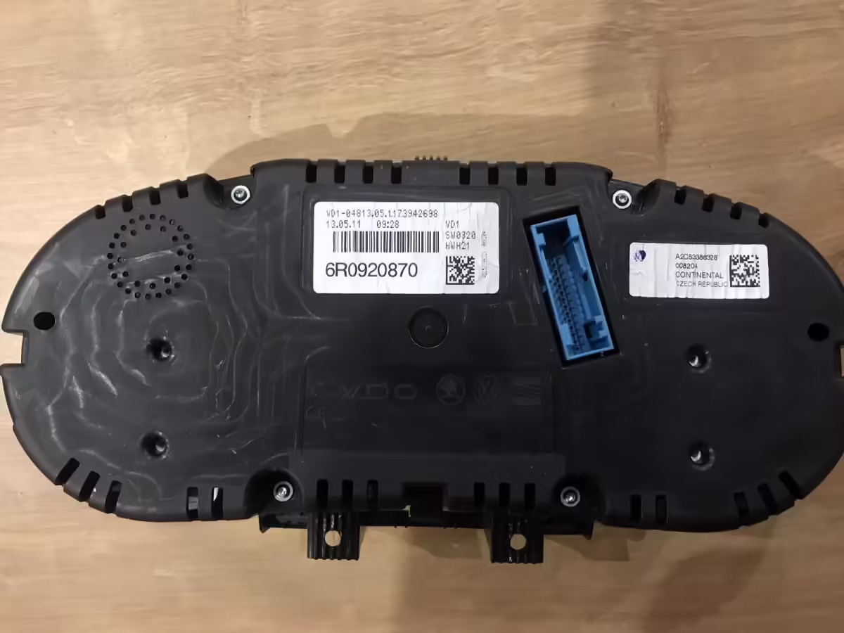 6R0920870A - MFD+ Kombiinstrument [41/41]
