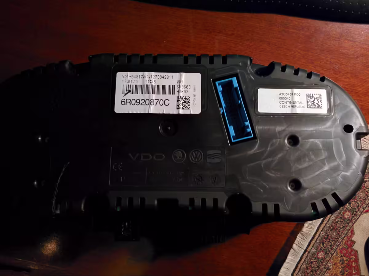 6R0920870C - MFD+ Kombiinstrument [7/25]