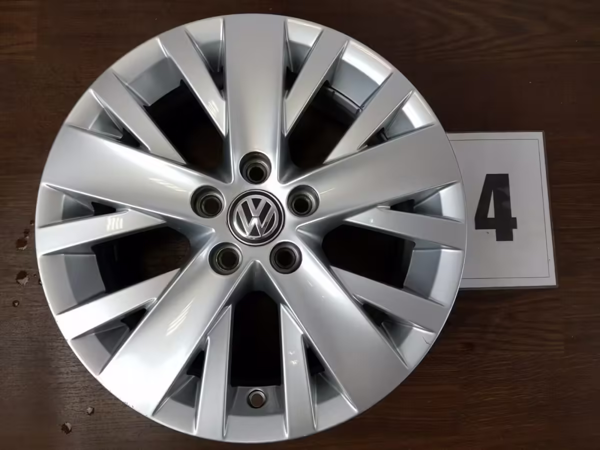 6R0601025AK8Z8 - Alloy wheel 15"; 'Spokane' [12/26]