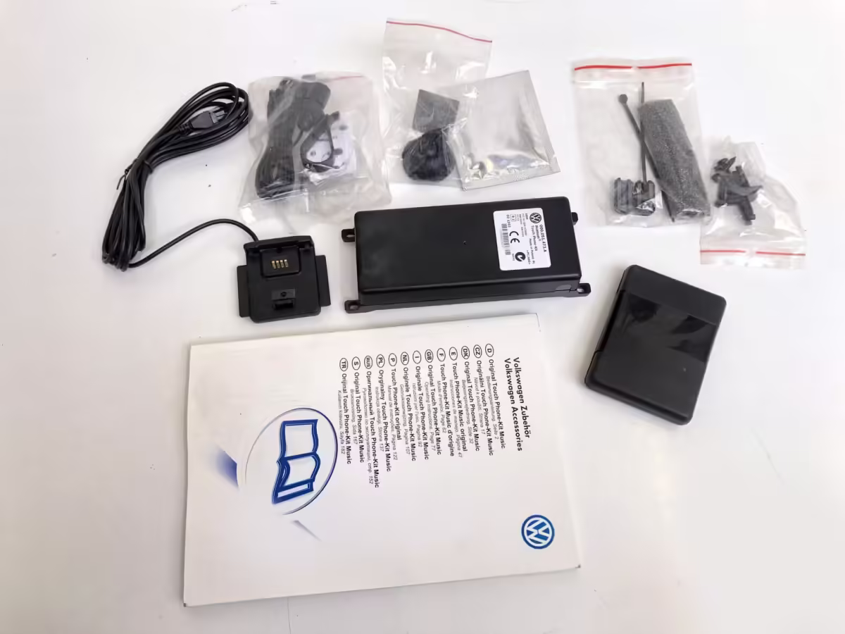000051473C - Bluetooth; Touch Phone Kit [3/50]