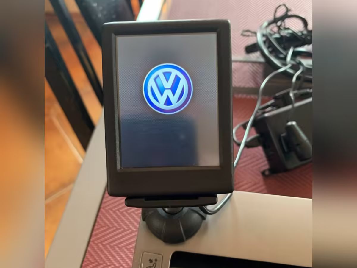 000051473C - Bluetooth; Touch Phone Kit [27/50]