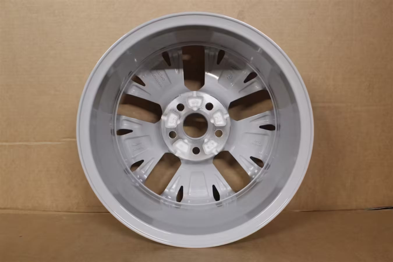 6R0601025AK8Z8 - Alloy wheel 15"; 'Spokane' [25/26]