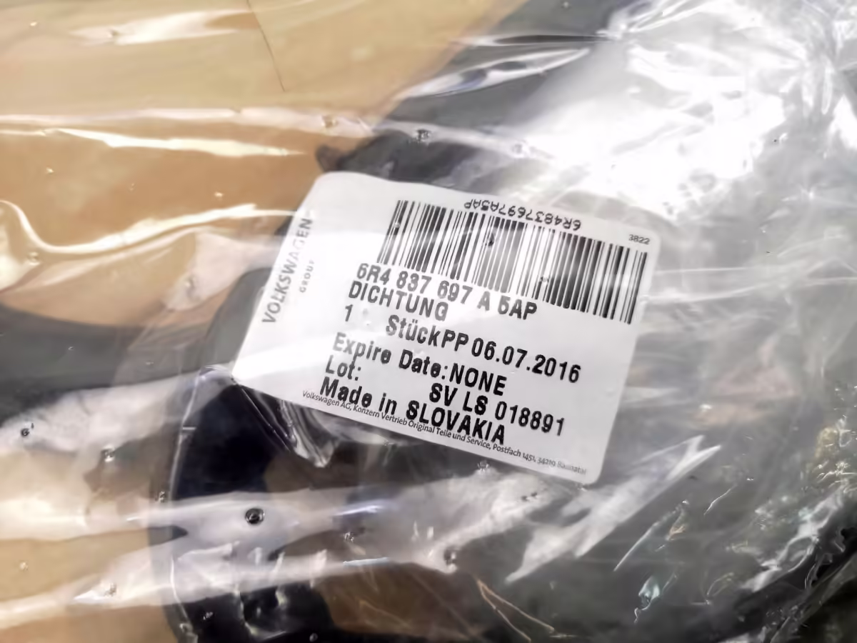 6R4837697A5AP - Door seal, outer; black [3/3]