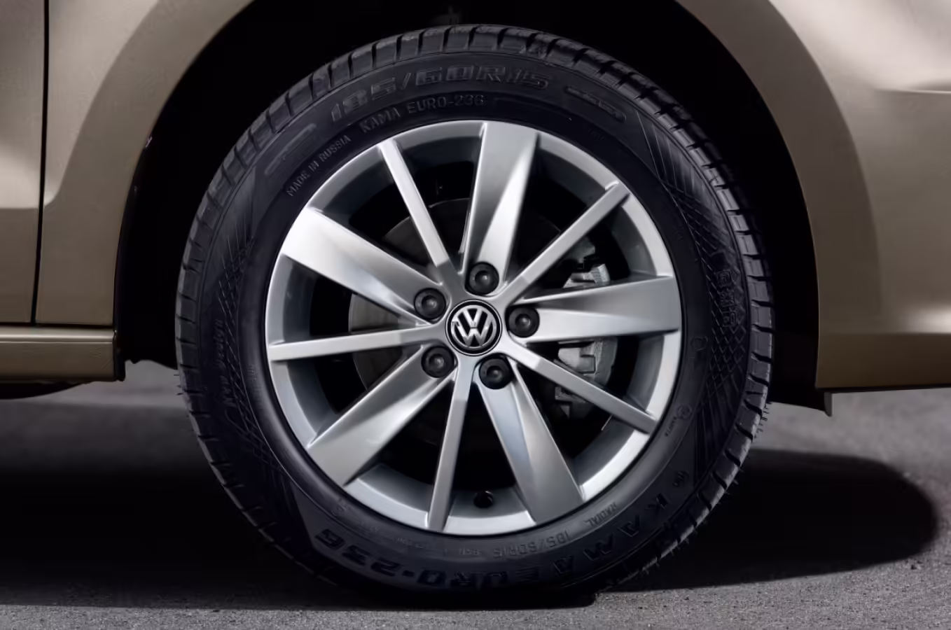 6C06010258Z8 - Alloy wheel 15"; 'Tosa' [4/18]