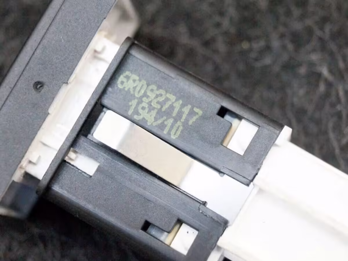 6R0927117A - ESP button [18/19]