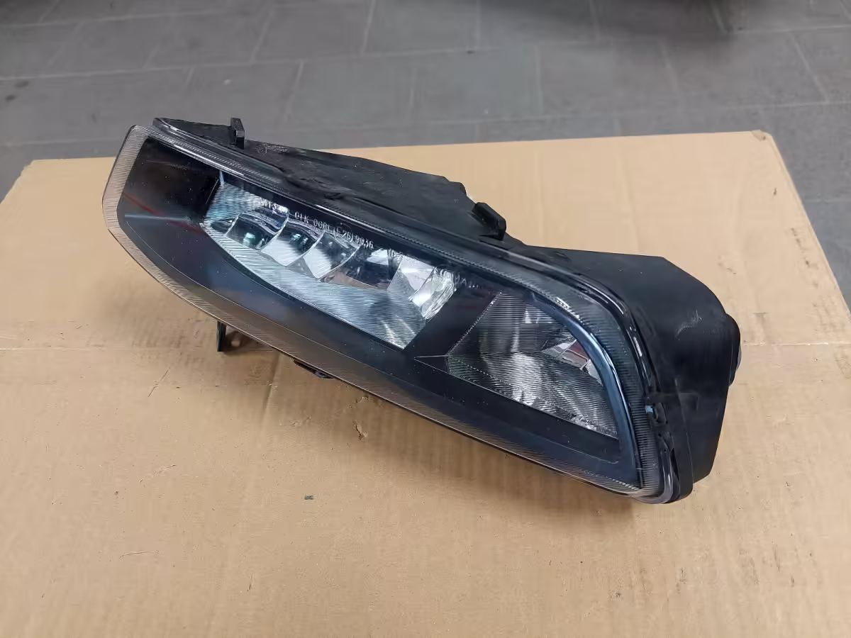 6C0941661J - Tagfahrlicht; V2, links [7/20]