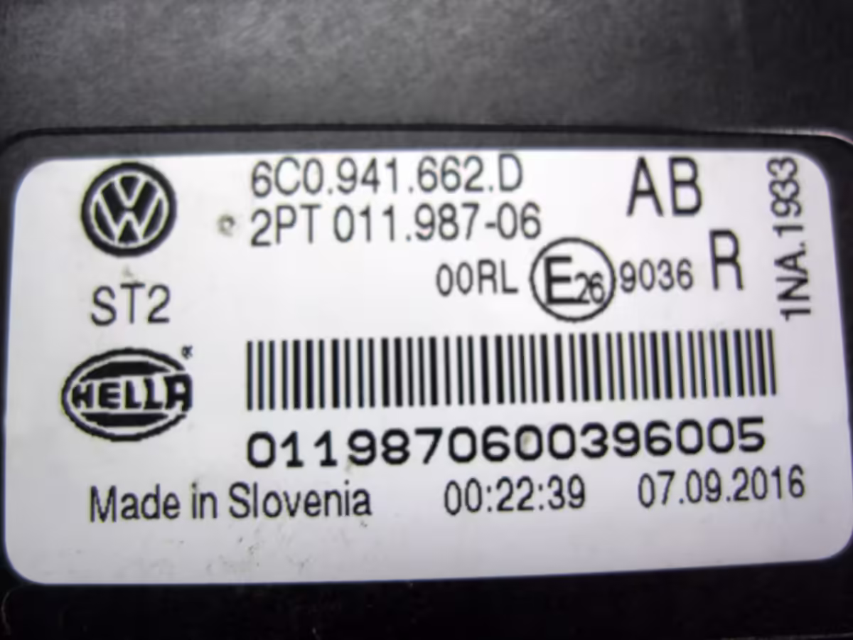 6C0941662J - Światło do jazdy w dzień; V2, prawe [8/14]