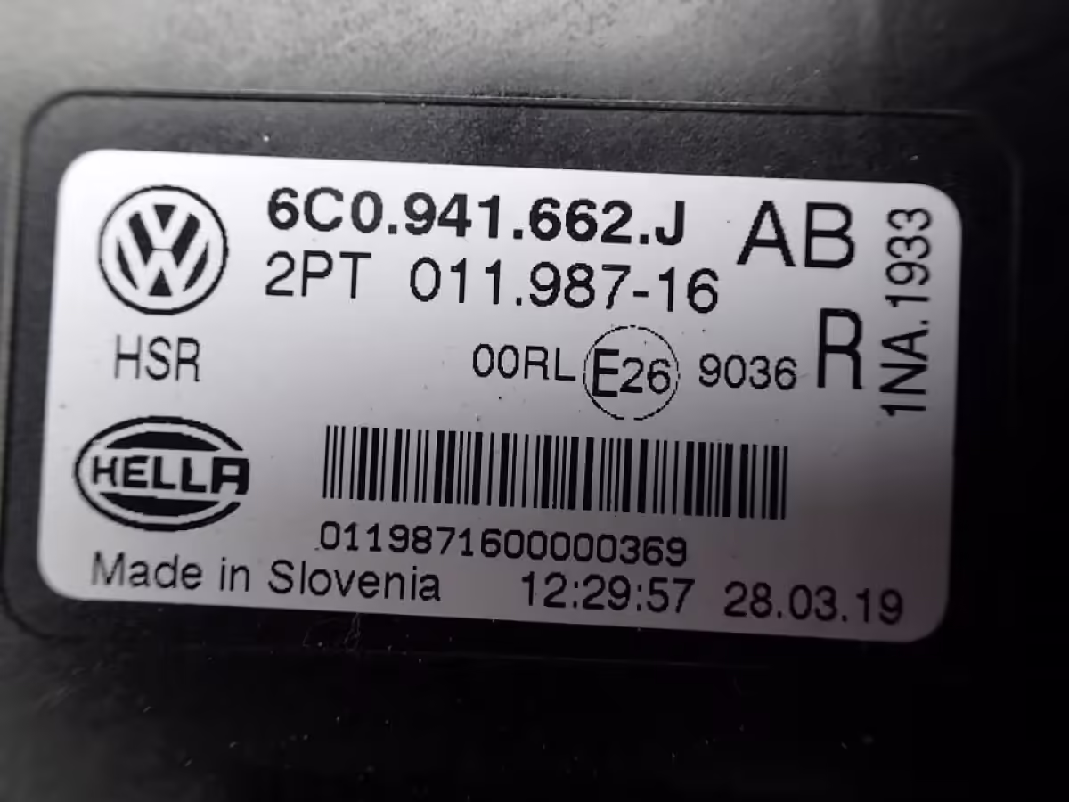 6C0941662J - Światło do jazdy w dzień; V2, prawe [9/14]