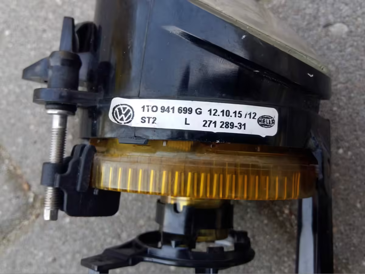 6C0941699 - Nebelscheinwerfer; V3, links [24/46]