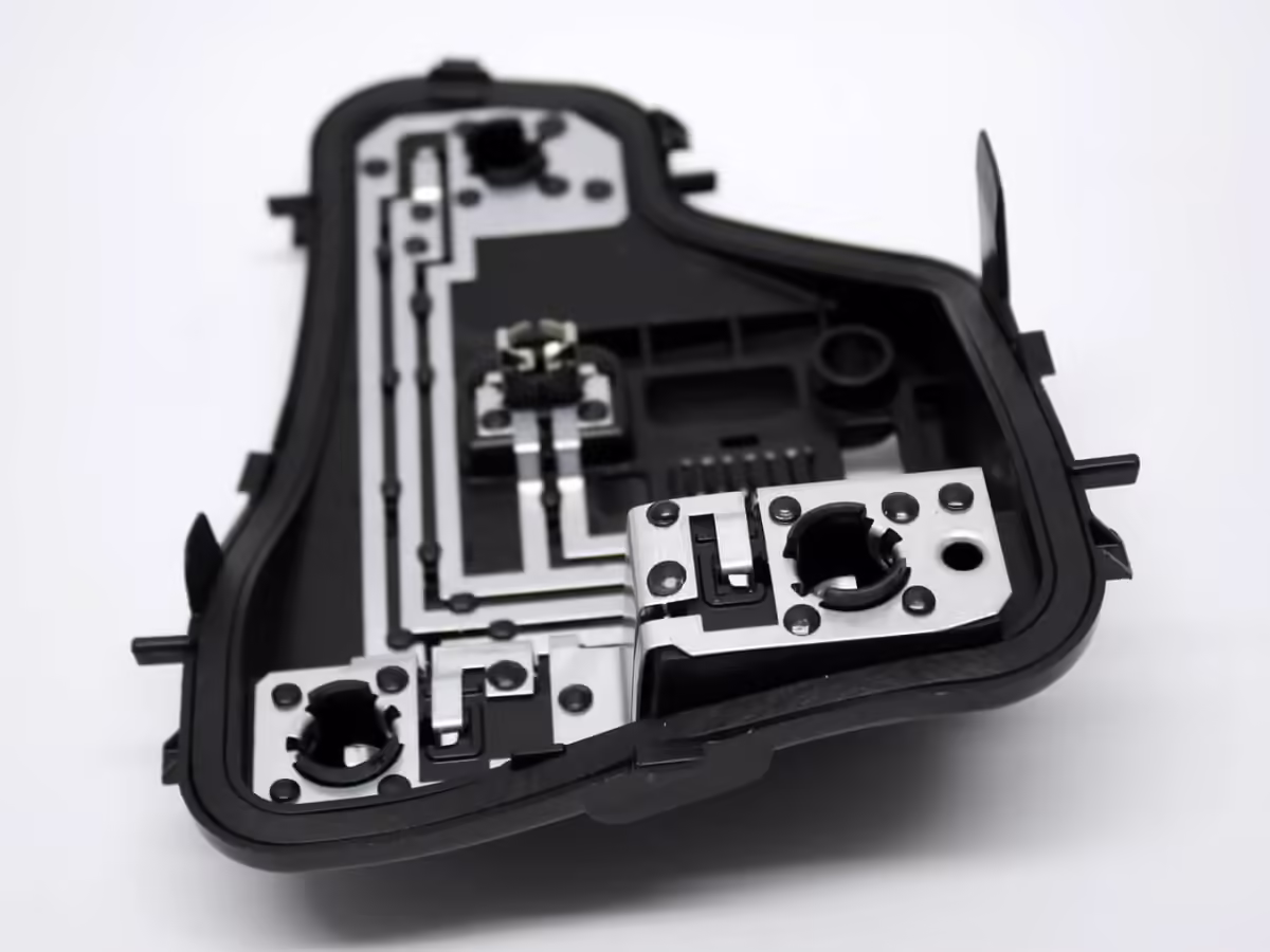 6C0945257A - Oprawa żarówek; V2, lewa RHD [2/18]