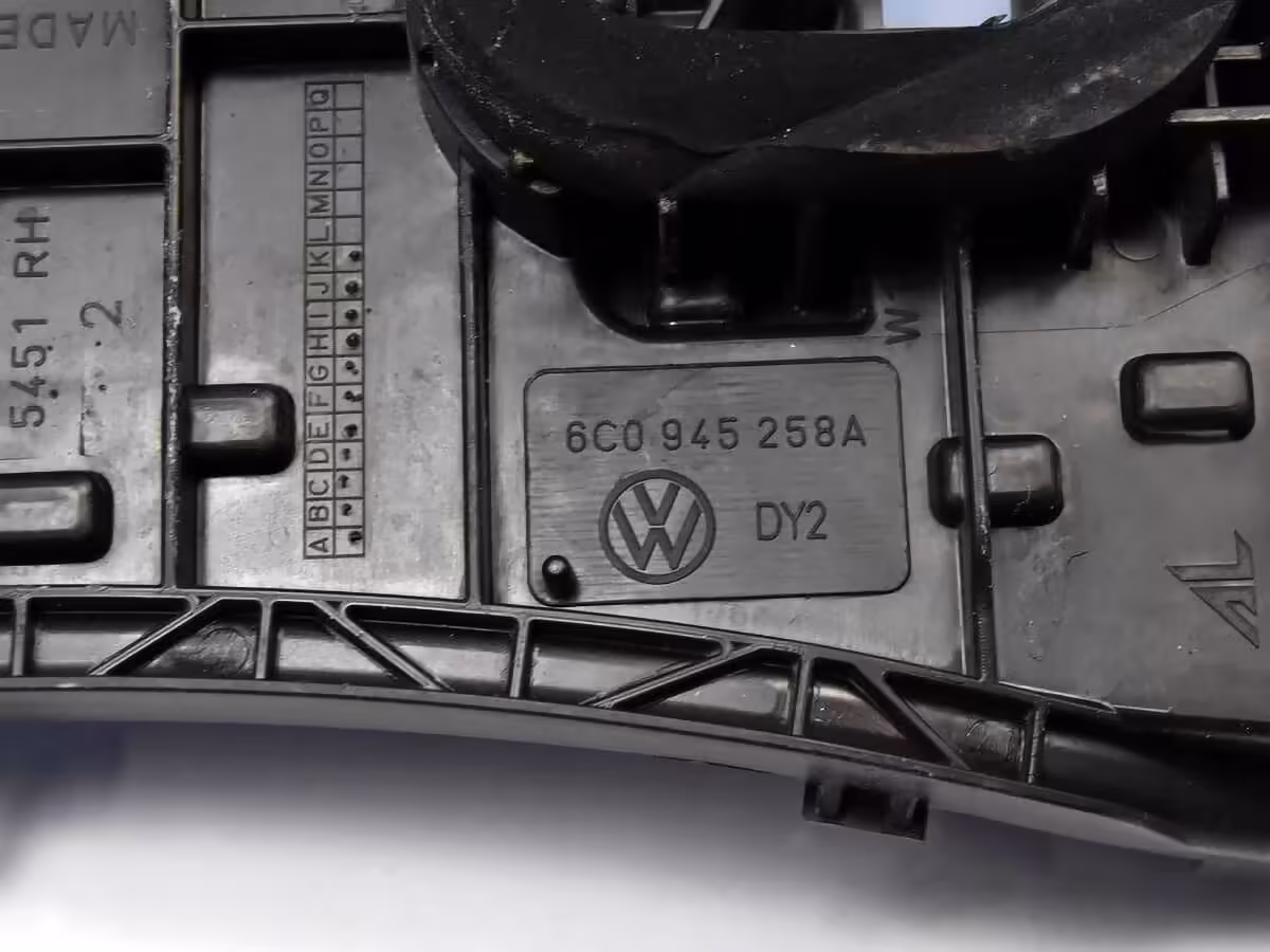 6C0945258A - Bulb carrier; V2, right RHD [10/13]