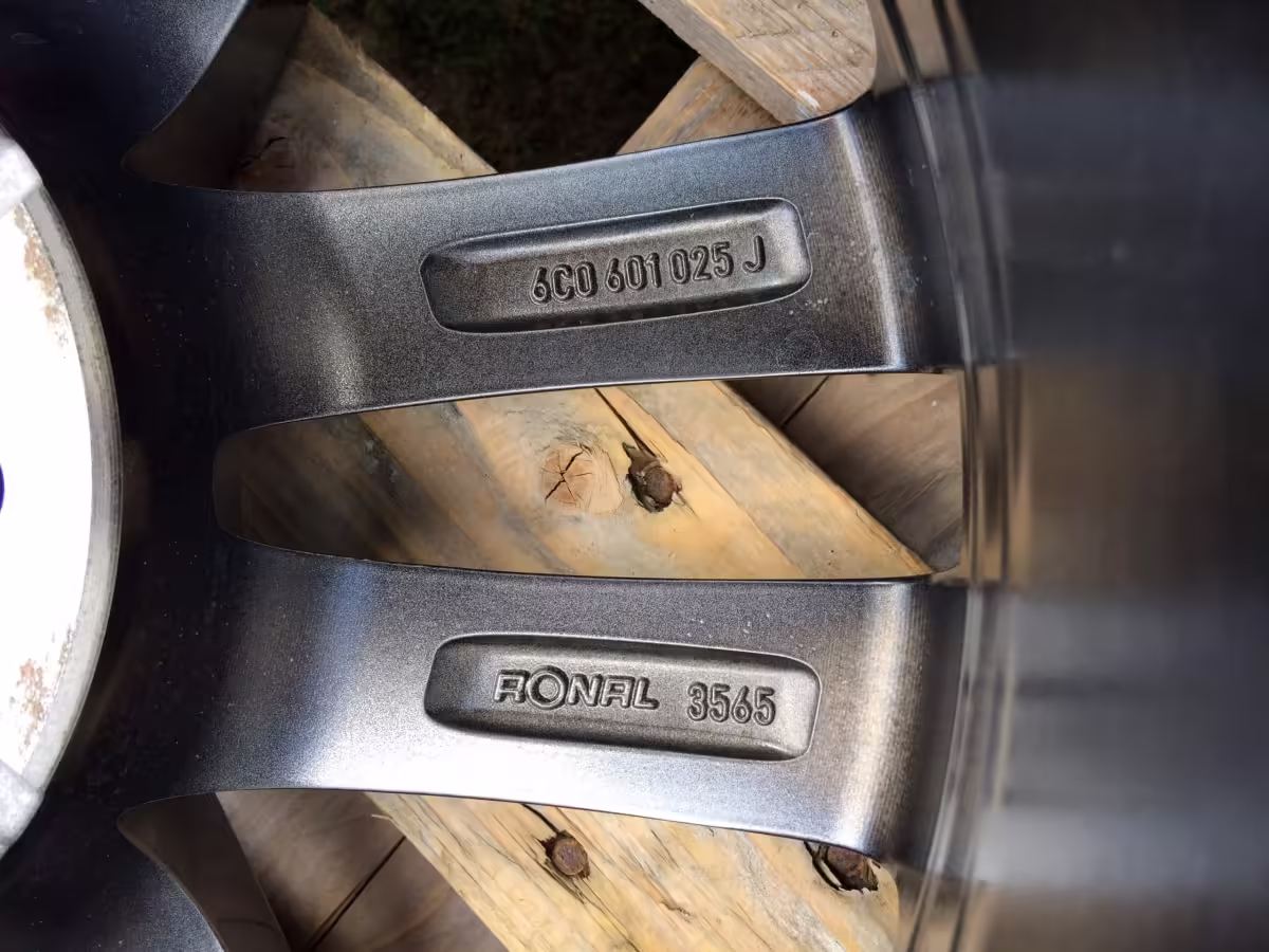 6C0601025JZ49 - 16"-Aluminiumrad; "Salvador" [34/47]