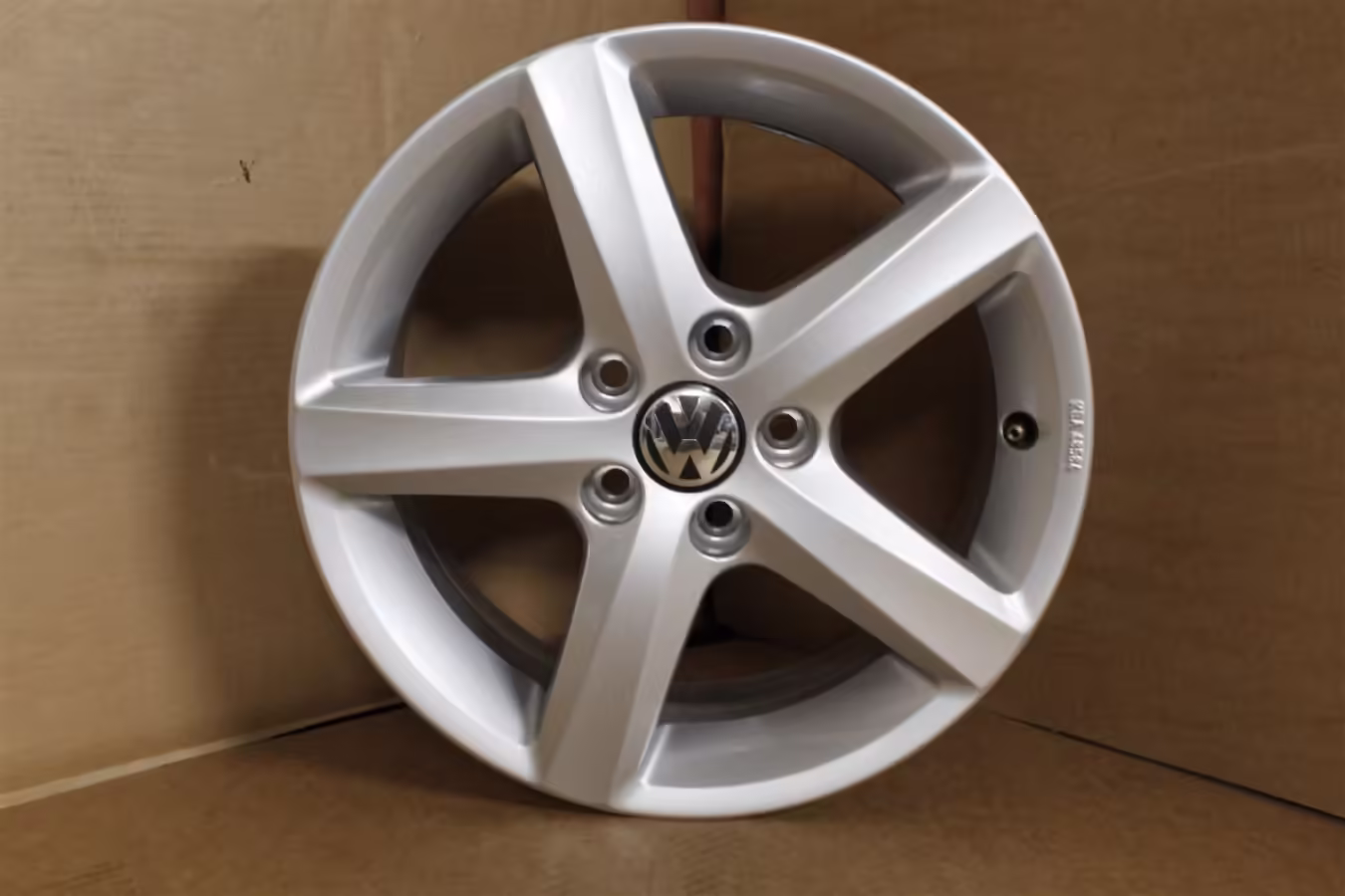 6R0073565A8Z8 - Koło zimowe 15"; Aspen + Bridgestone [12/15]