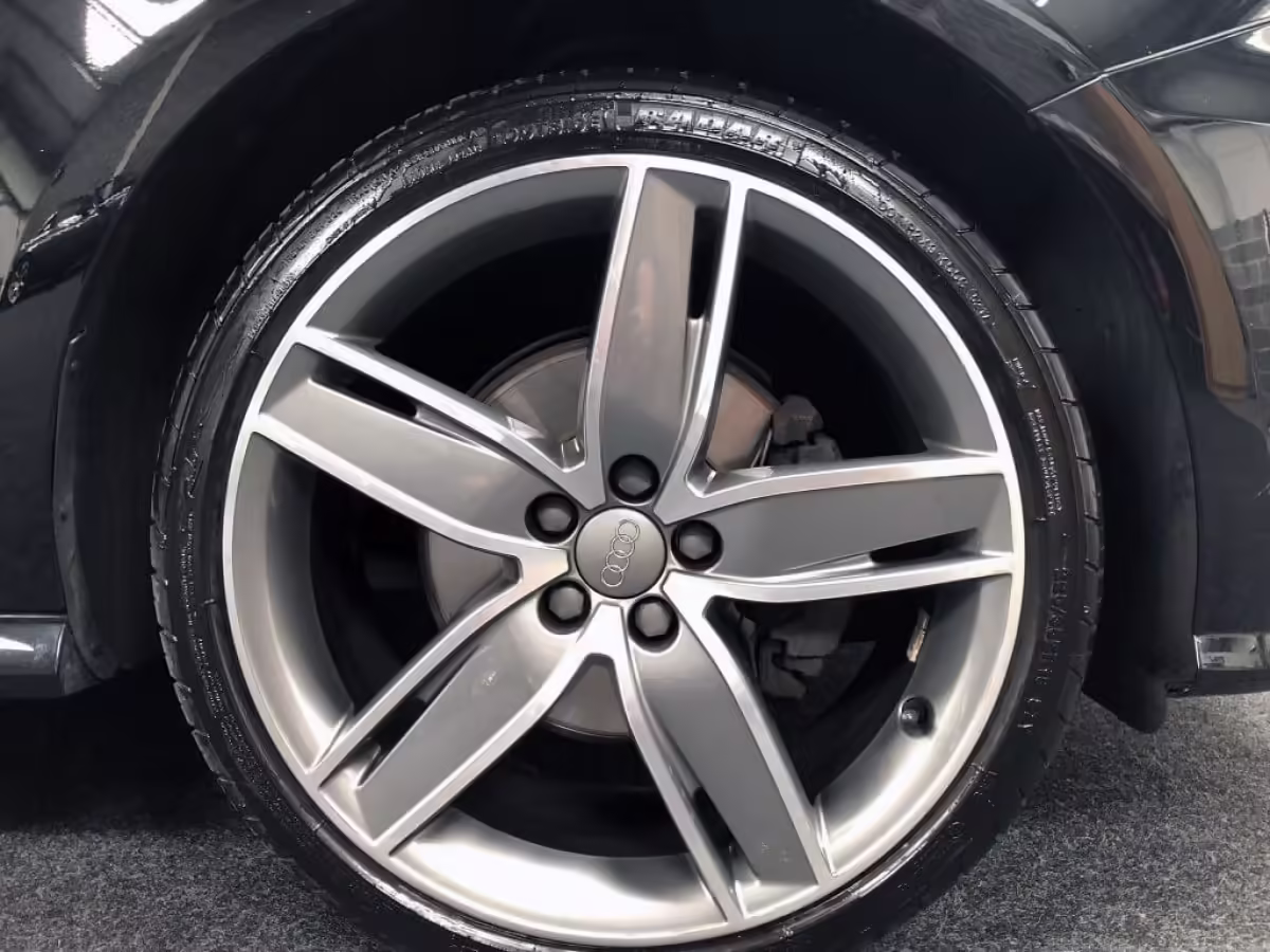 8XA601025F - Alloy wheel 18"; '5-arm wing' [6/42]