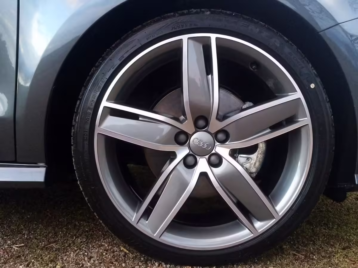 8XA601025F - Alloy wheel 18"; '5-arm wing' [7/42]