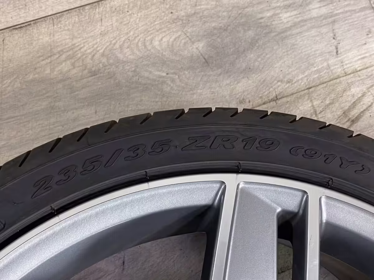 8XA601025F - Alloy wheel 18"; '5-arm wing' [17/42]
