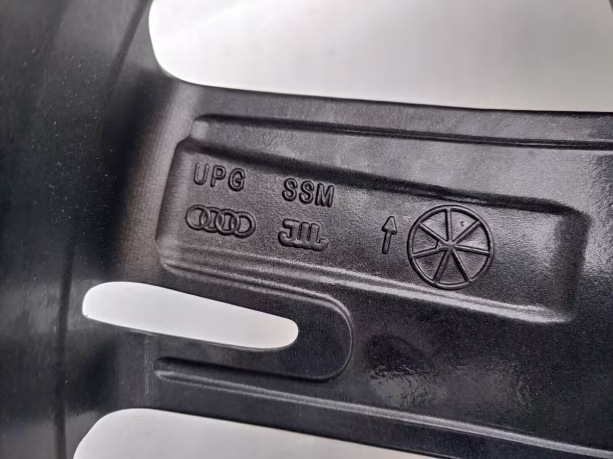 8XA601025F - Alloy wheel 18"; '5-arm wing' [26/42]