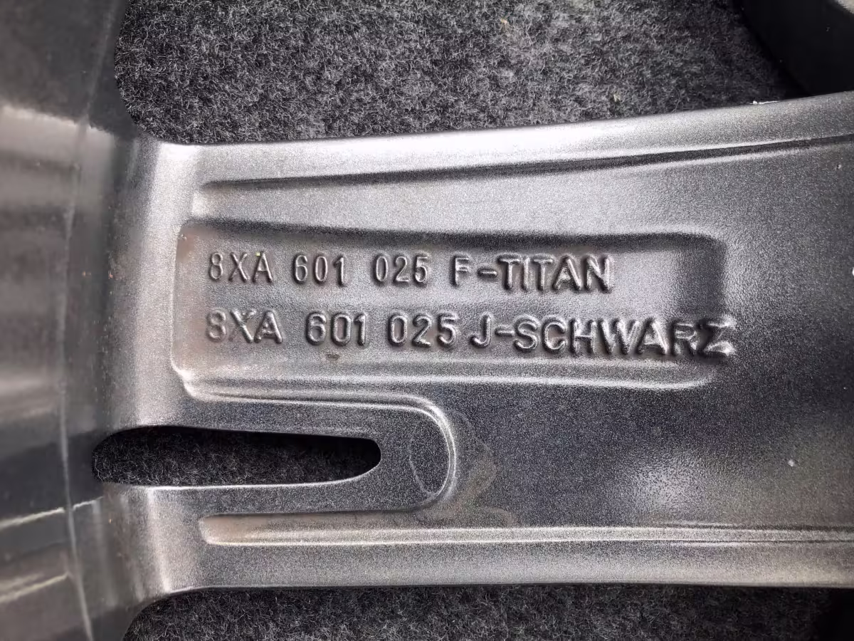 8XA601025F - Alloy wheel 18"; '5-arm wing' [27/42]