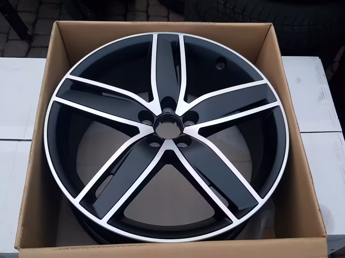 8XA601025J - Alloy wheel 18";  '5-arm wing' [2/36]