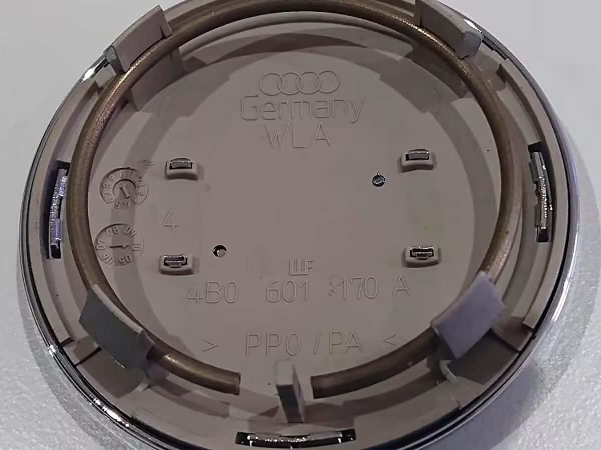 4B0601170A7ZJ - Nakładka / dekielek felgi aluminiowej; Audi [17/19]