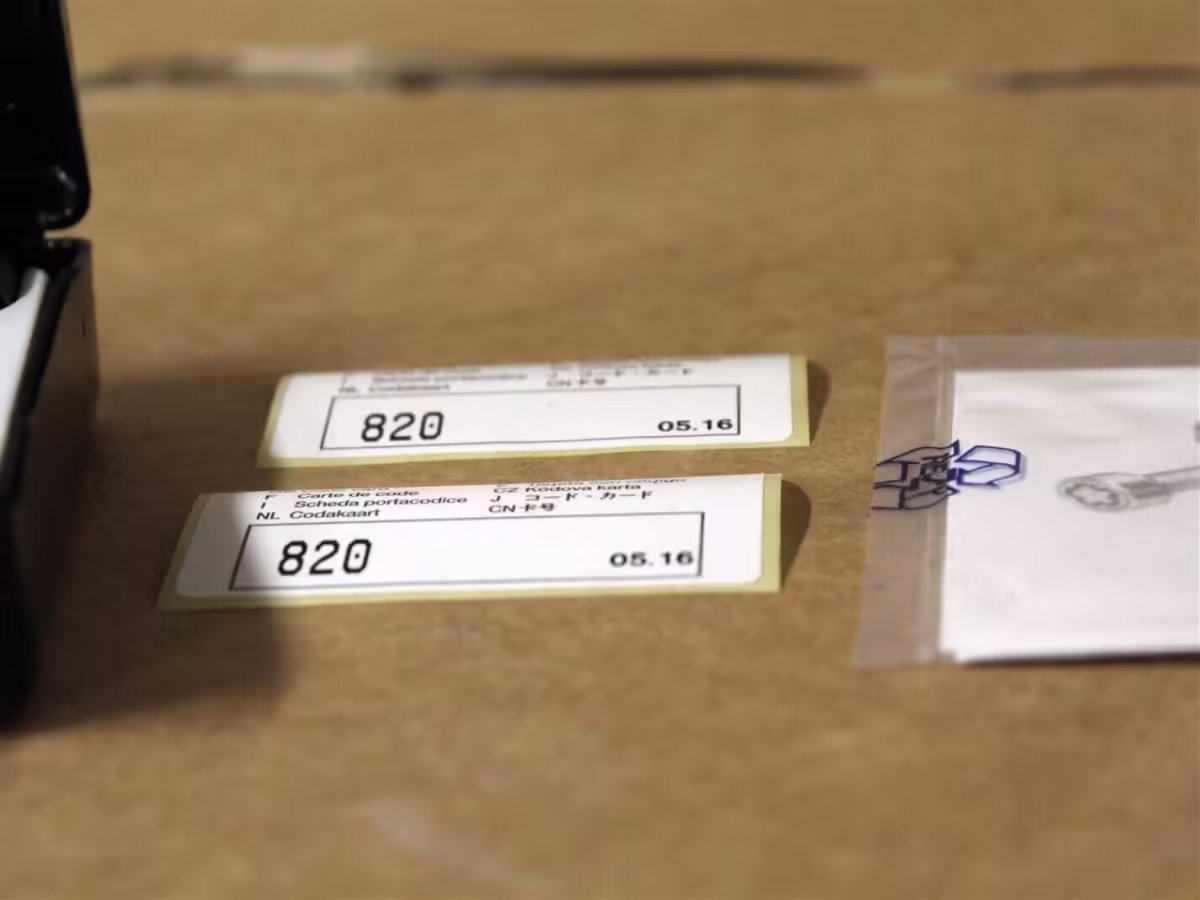 4F0071455 - Set of wheel studs, anti-theft [8/11]