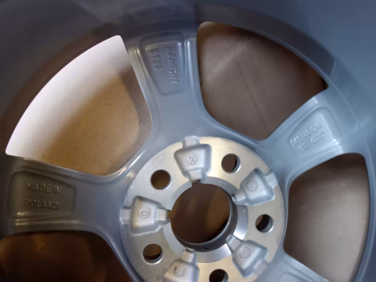 8X00714958Z8 - Alloy wheel 15"; 5-spoke [12/16]