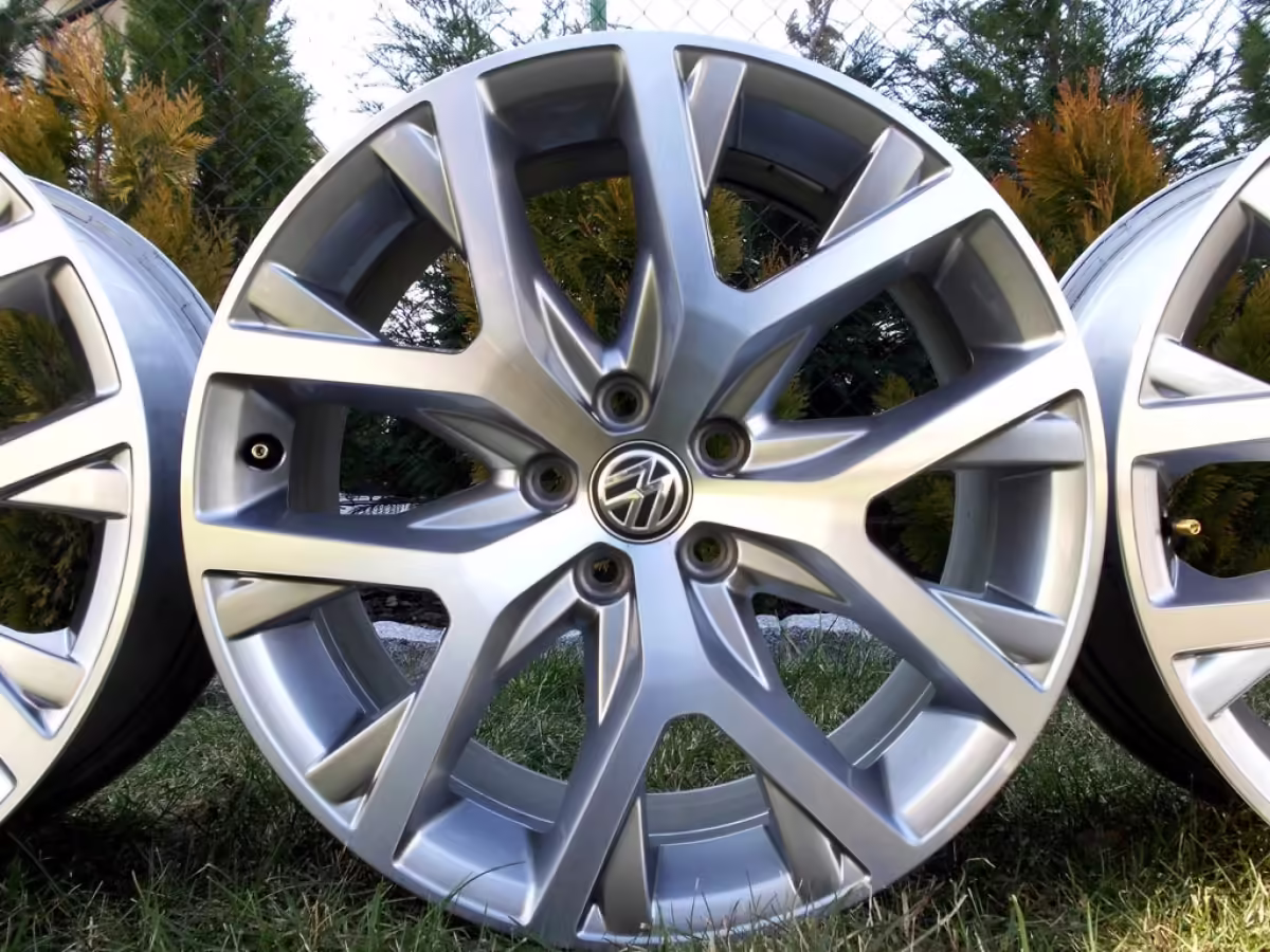 6C0601025EZD8 - Alloy wheel 17"; 'Canyon' [11/17]