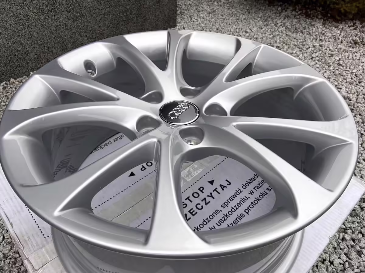 8X00714978Z8 - Alloy wheel 17"; 5 spokes [5/15]