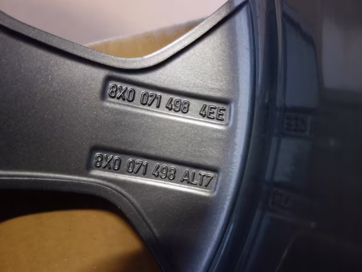 8X00714984EE - 18" Aluminiumrad; 5-Speichen [19/26]