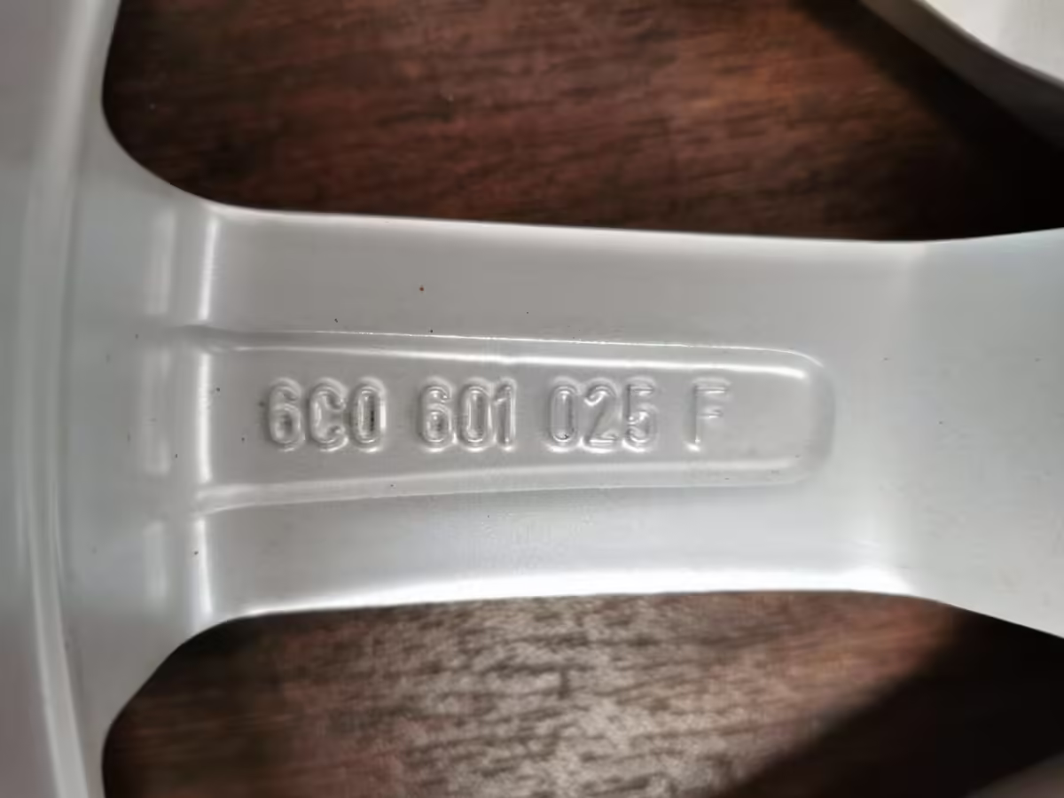 6C0601025F88Z - 15"-Aluminiumrad; "Novara" [22/28]