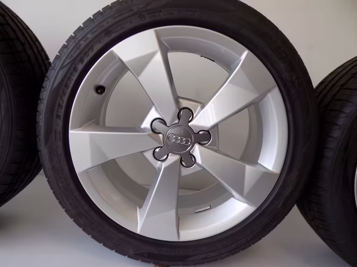 8XA601025A - Felga aluminiowa 16" [7/19]