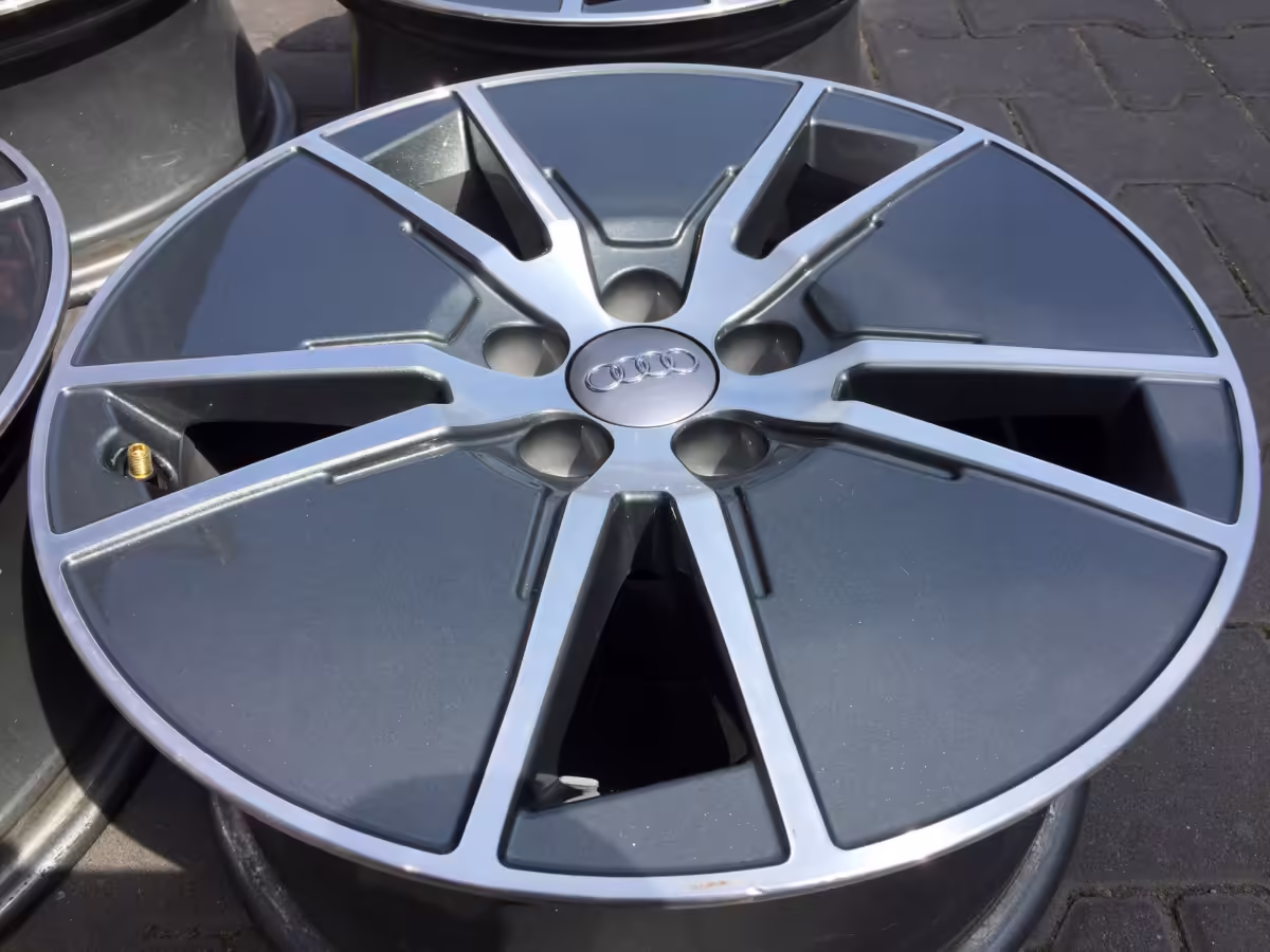 8XA601025C - Felga aluminiowa 16" [4/28]