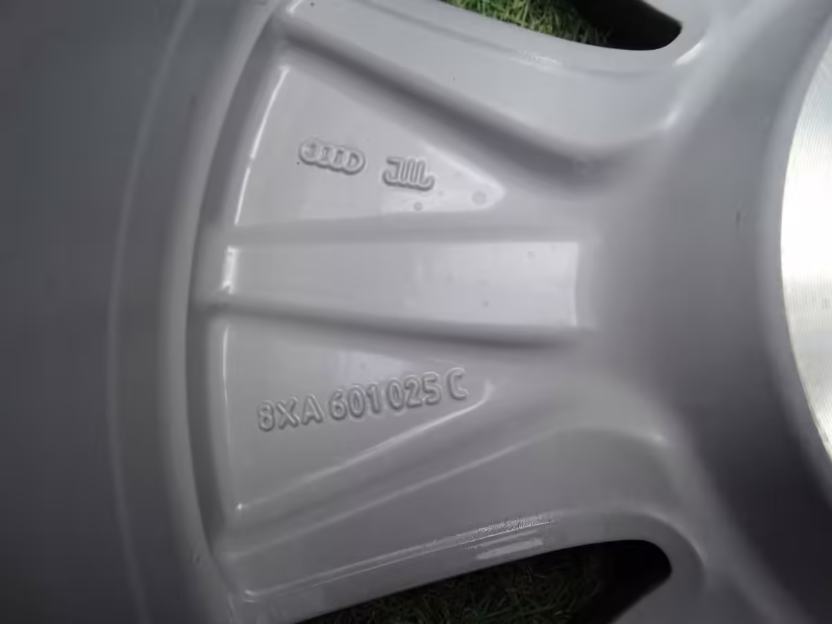 8XA601025C - Felga aluminiowa 16" [26/28]