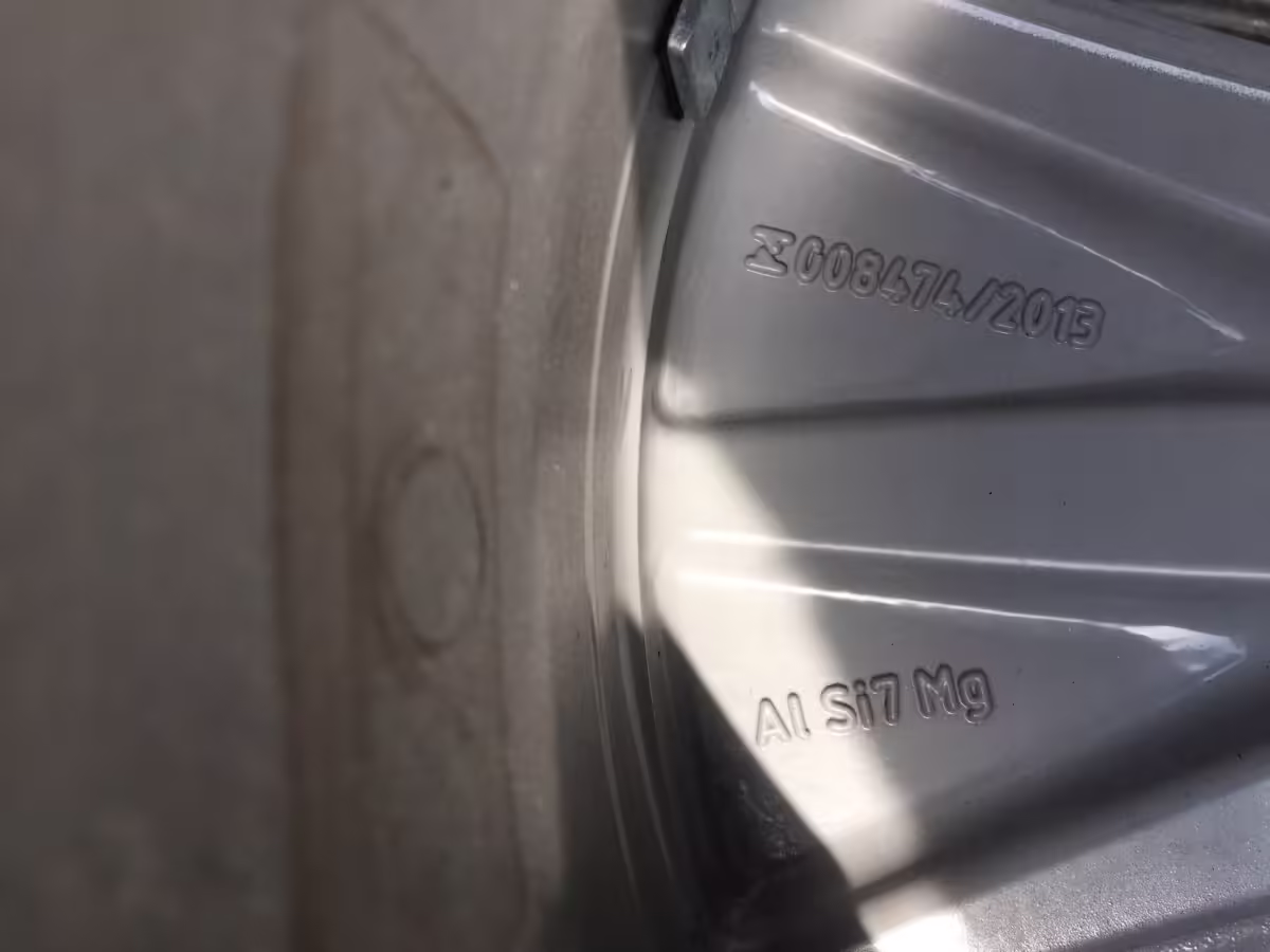 8XA601025C - Felga aluminiowa 16" [27/28]