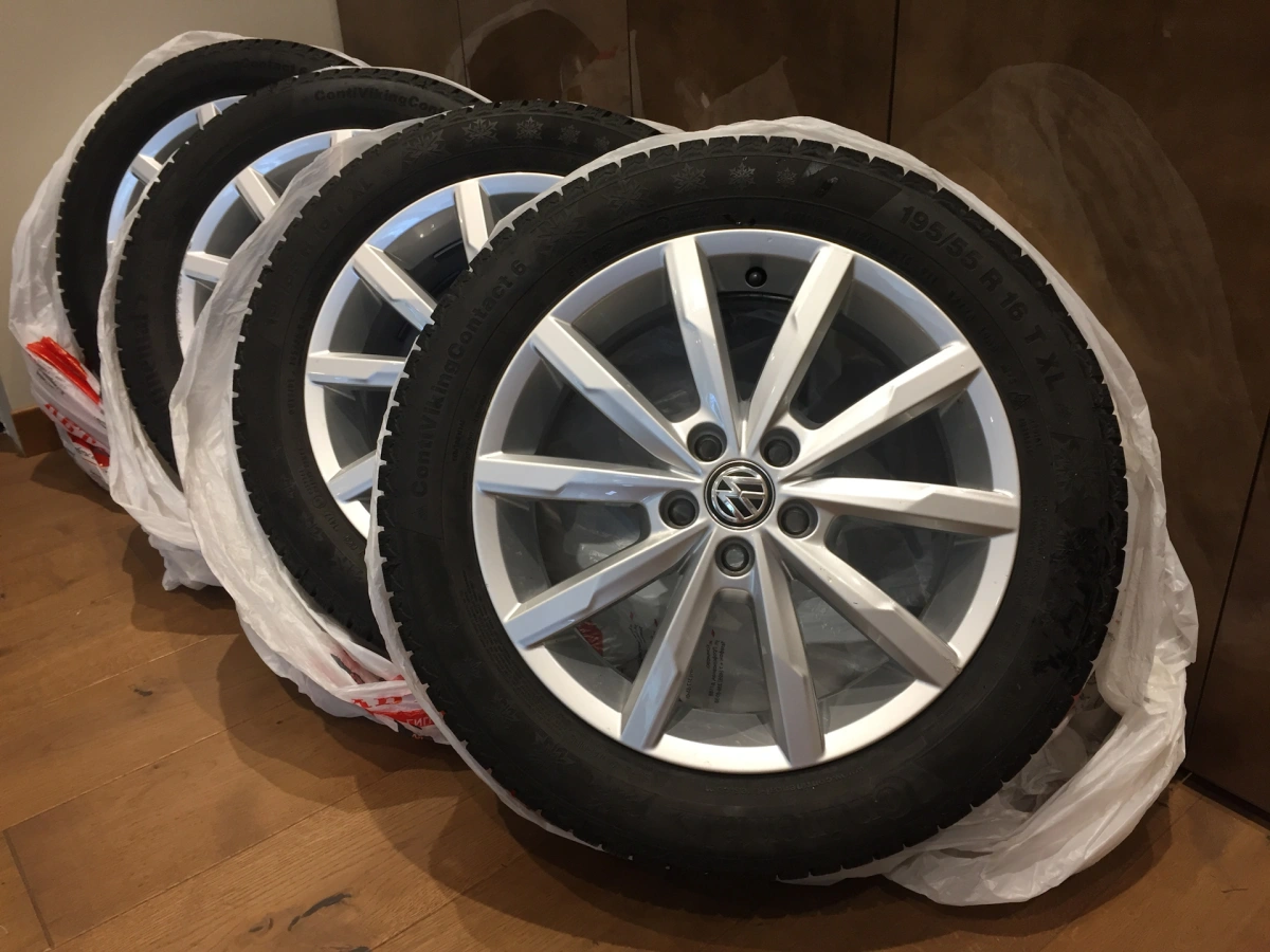 Alloy wheel 16