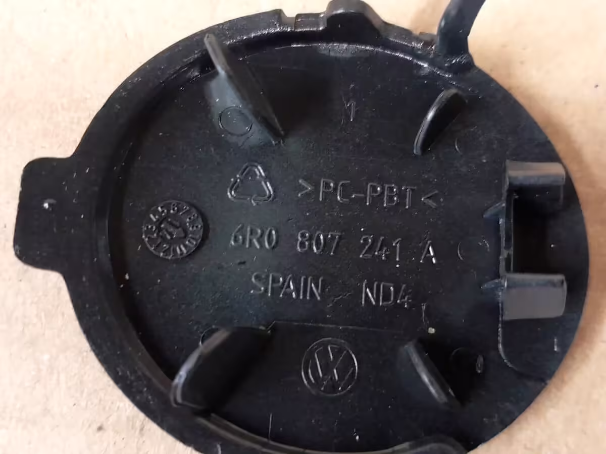 6R0807241AGRU - Cover for towing eye; primed [7/10]
