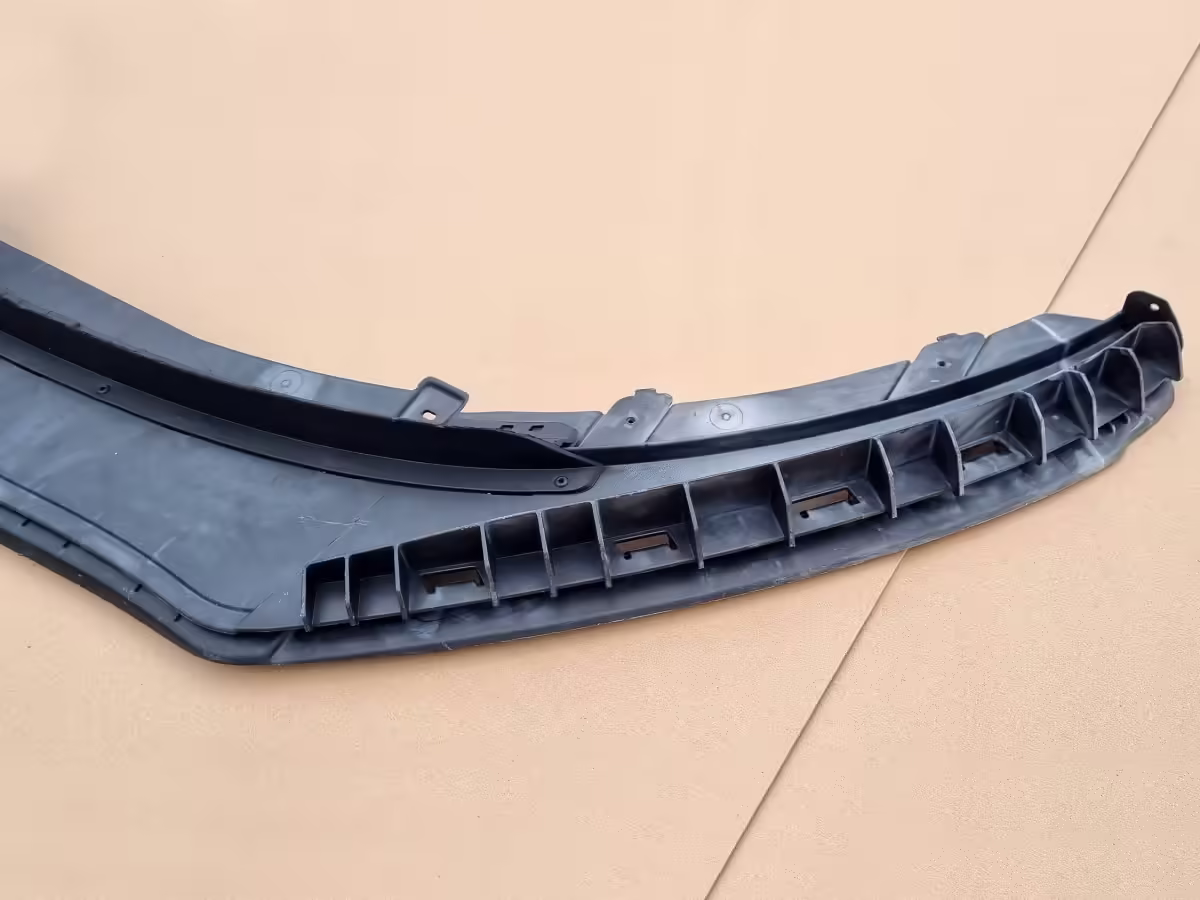 6R0805915B9B9 - Retainer for spoiler; satin black [5/14]