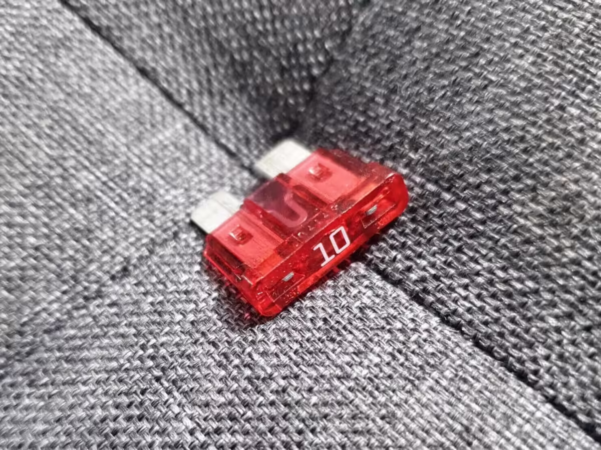 N01713111 - Multi-purpose fuse 10A [13/14]