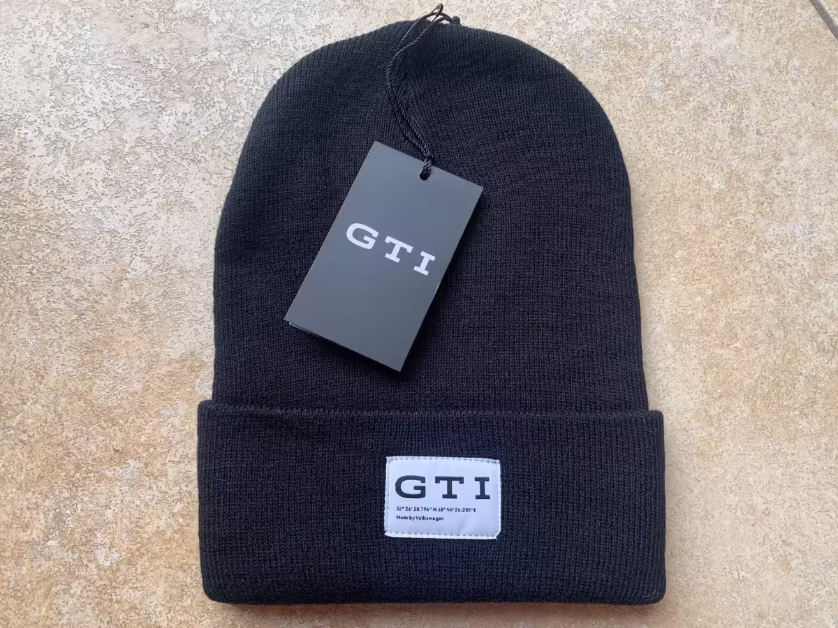 5HV084303041 - Knitted beanie; black [2/5]