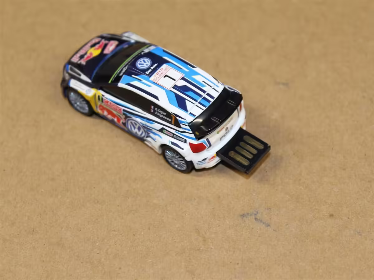 6R0087620B084 - POLO 4GB Speicherstick; Motorsport [6/6]