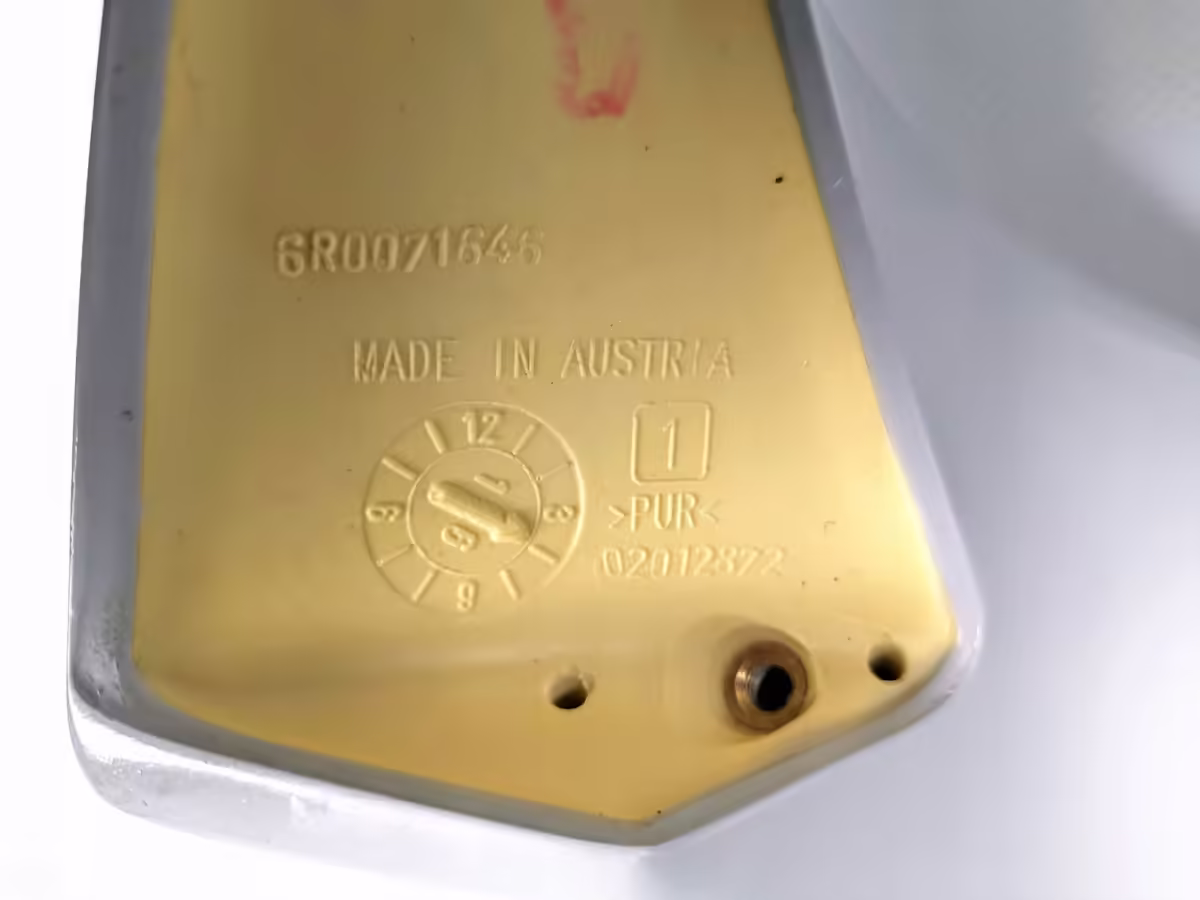 6R0071646GRU - Spoiler dachowy [11/22]