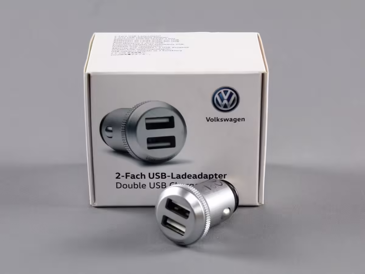 000051443D - Podwójne gniazdo ładowania USB [10/21]