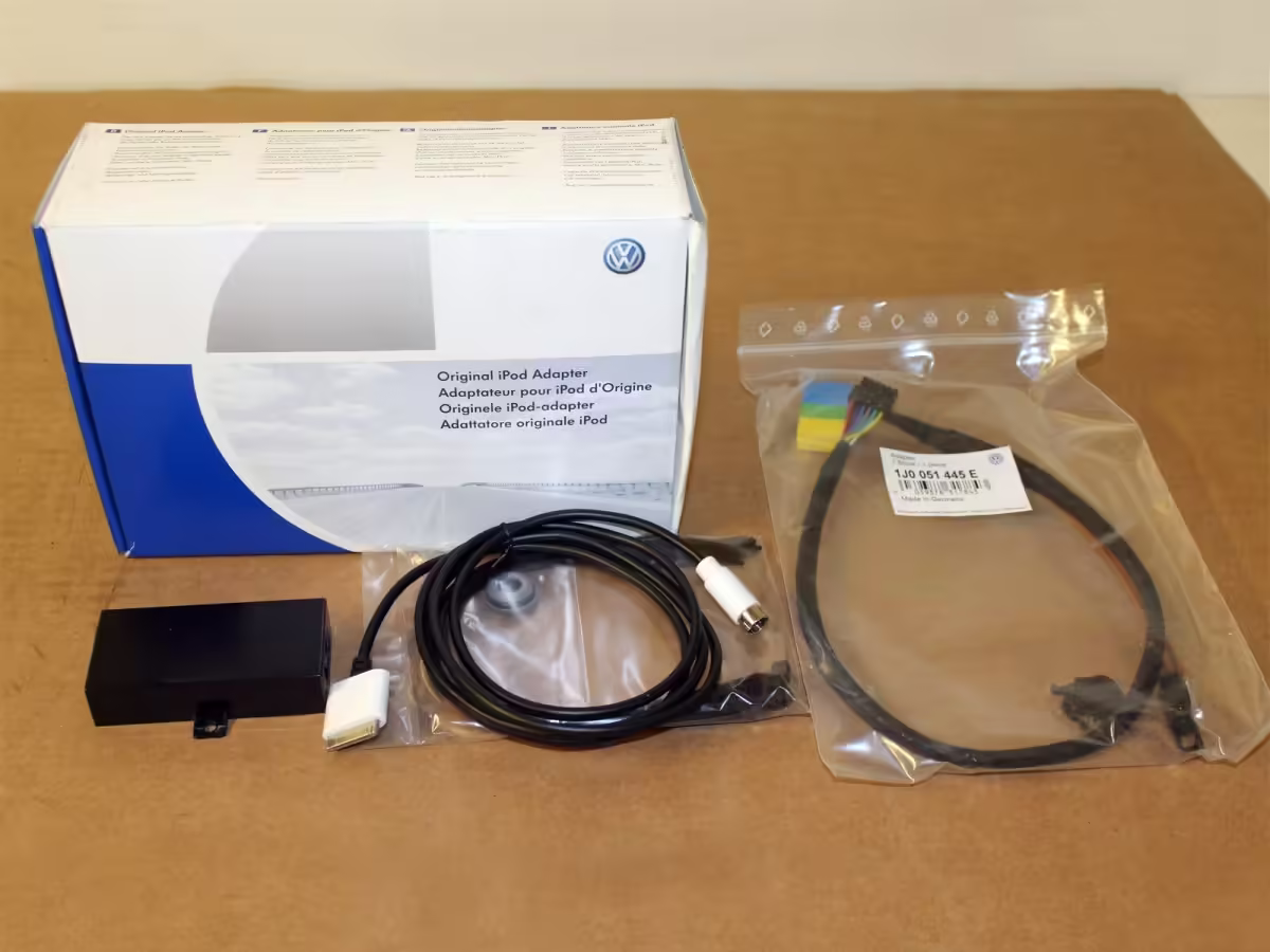 1K0051444A - Adapter iPod [1/15]