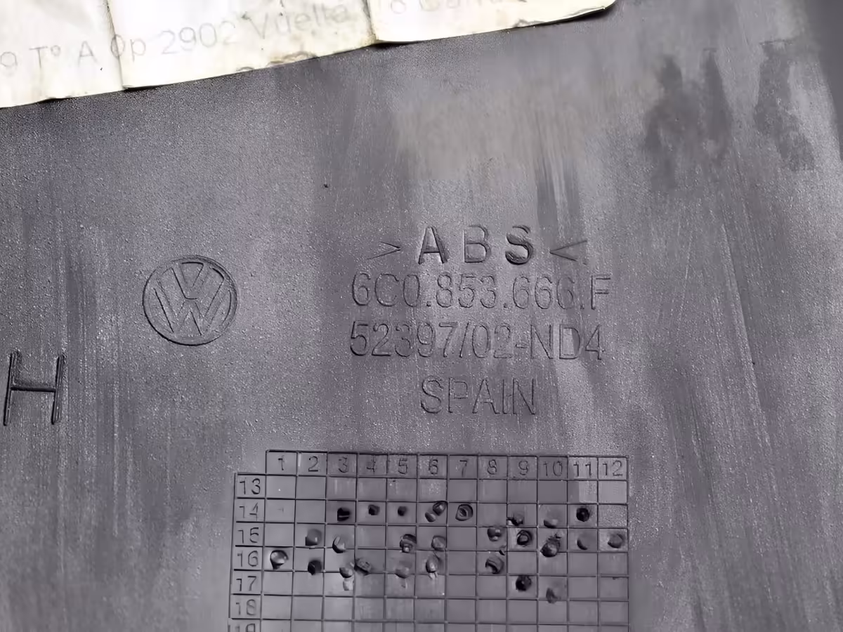 6C0853666F041 - Vent grille; right [11/15]