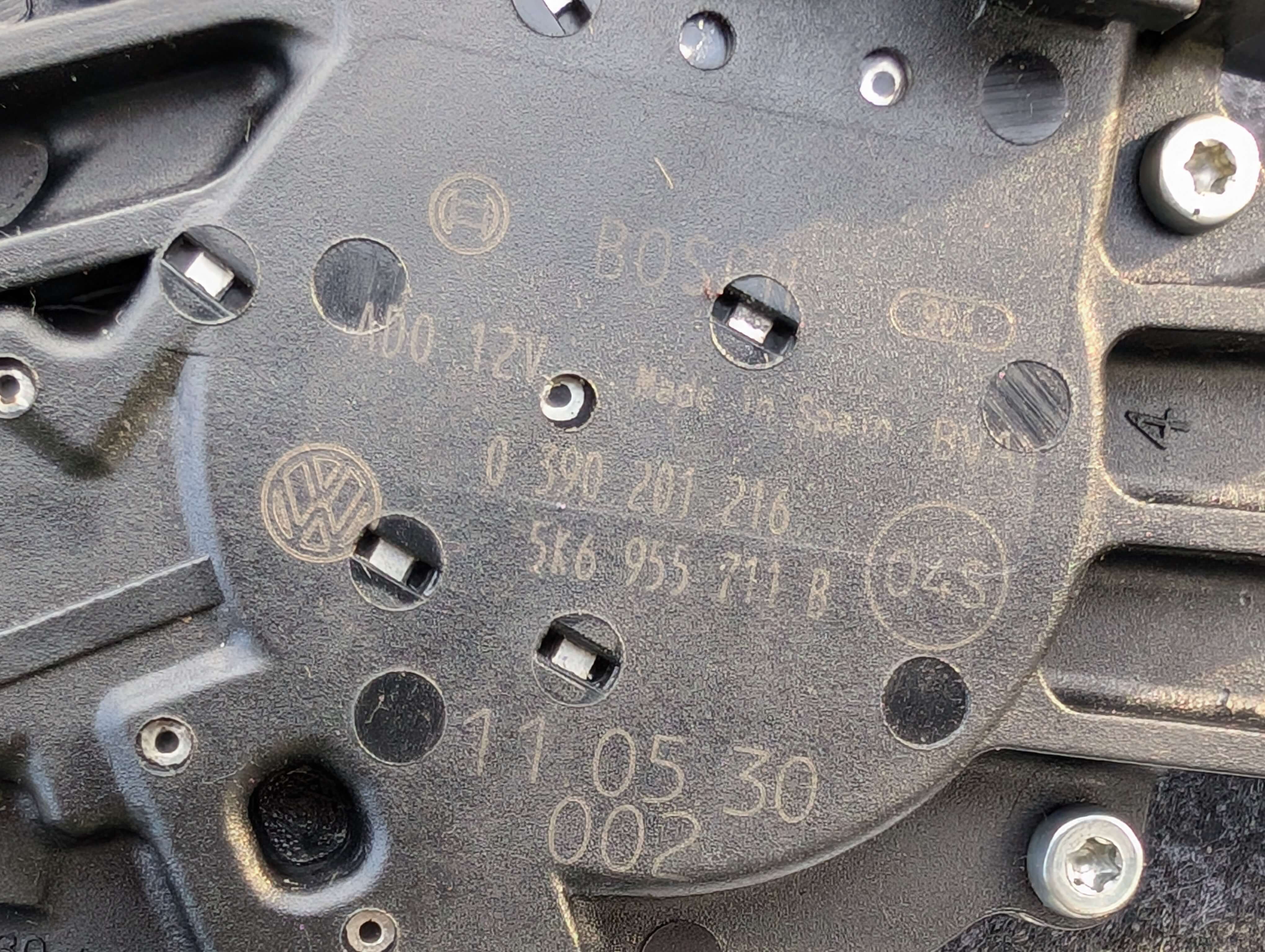 5K6955711B - Wiper drive motor [3/4]