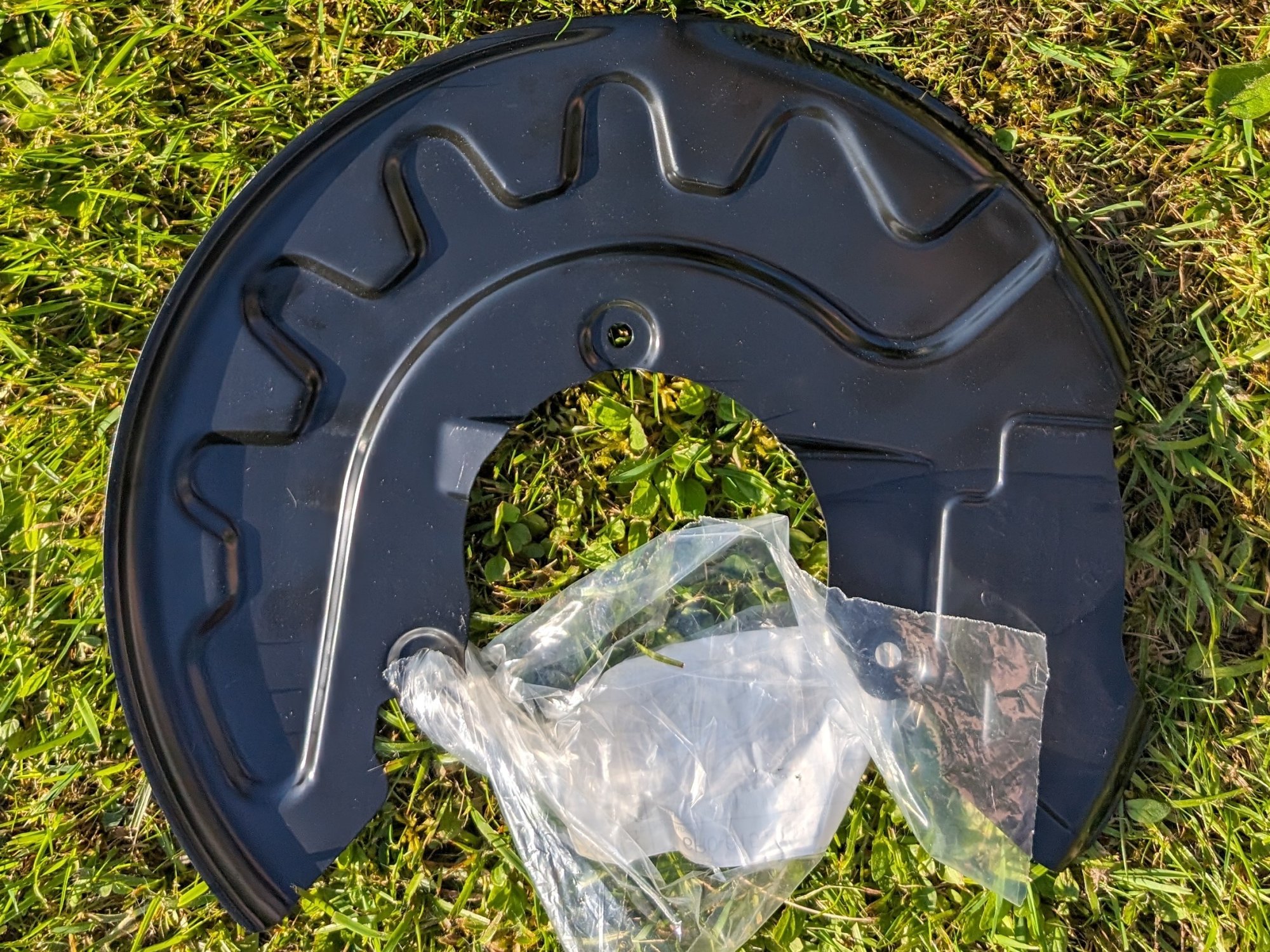 6R0615311D  - Brake disc cover plate [2/6]