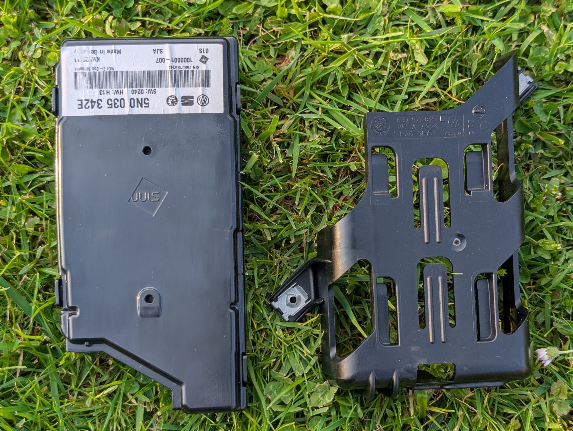 5N0035342E - MEDIA-IN control unit [3/8]