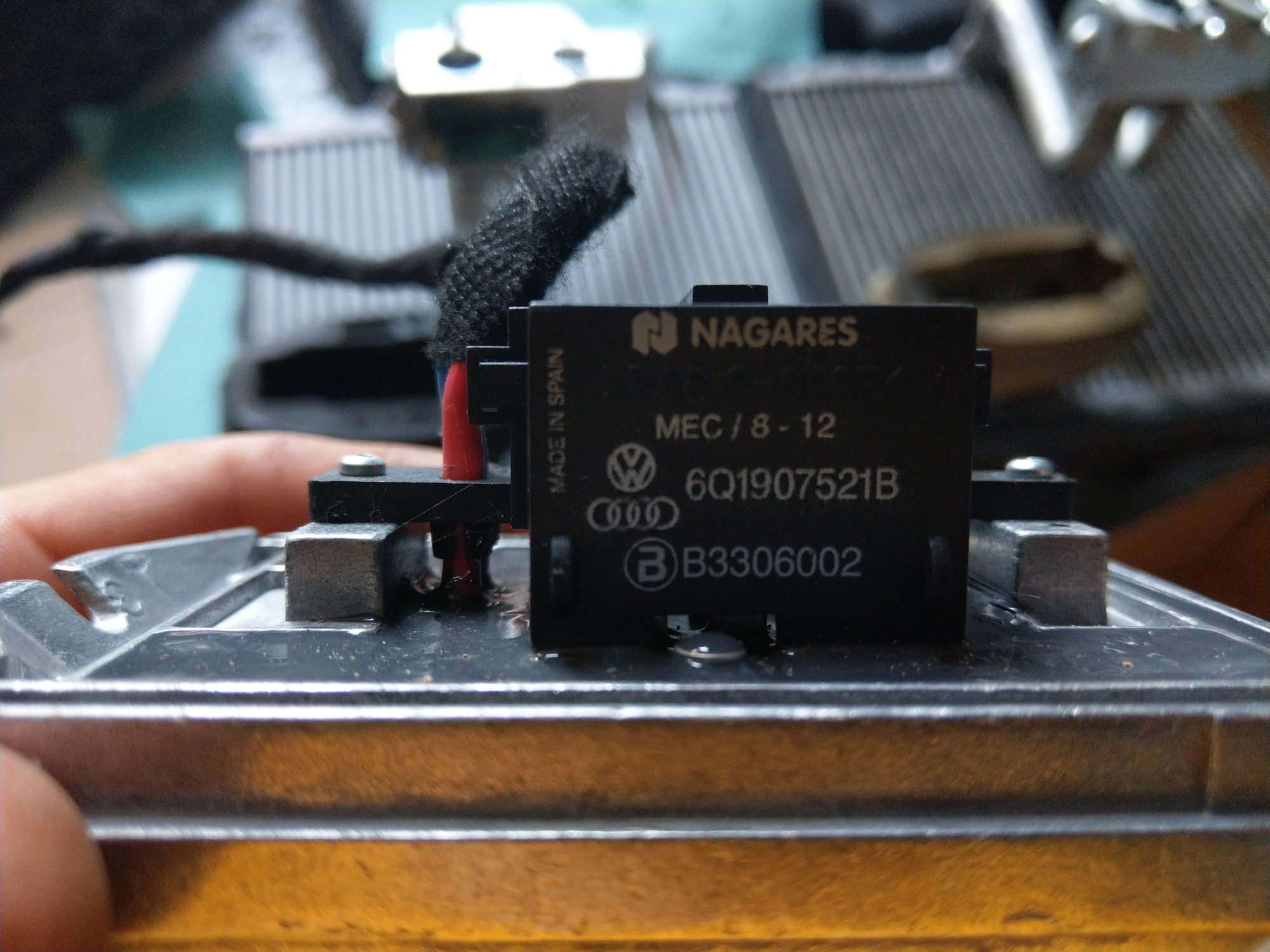 6Q1907521B - Climatronic blower controller [7/8]
