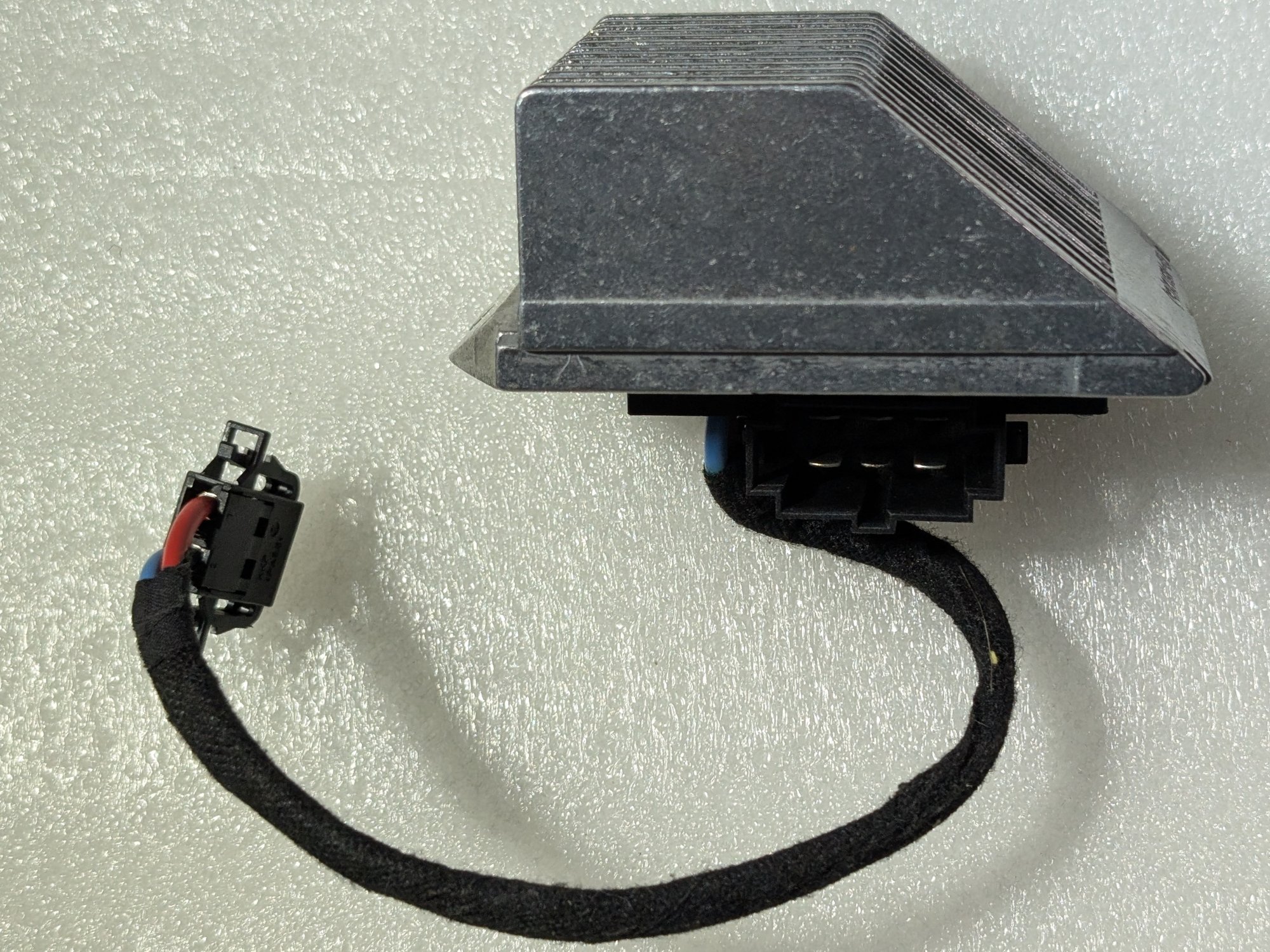 6Q1907521B - Climatronic blower controller [2/8]